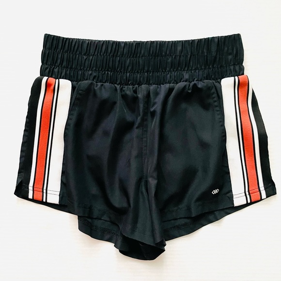 Black Tempo Run Shorts with Side Stripes NWT - Size S - Picture 1 of 5